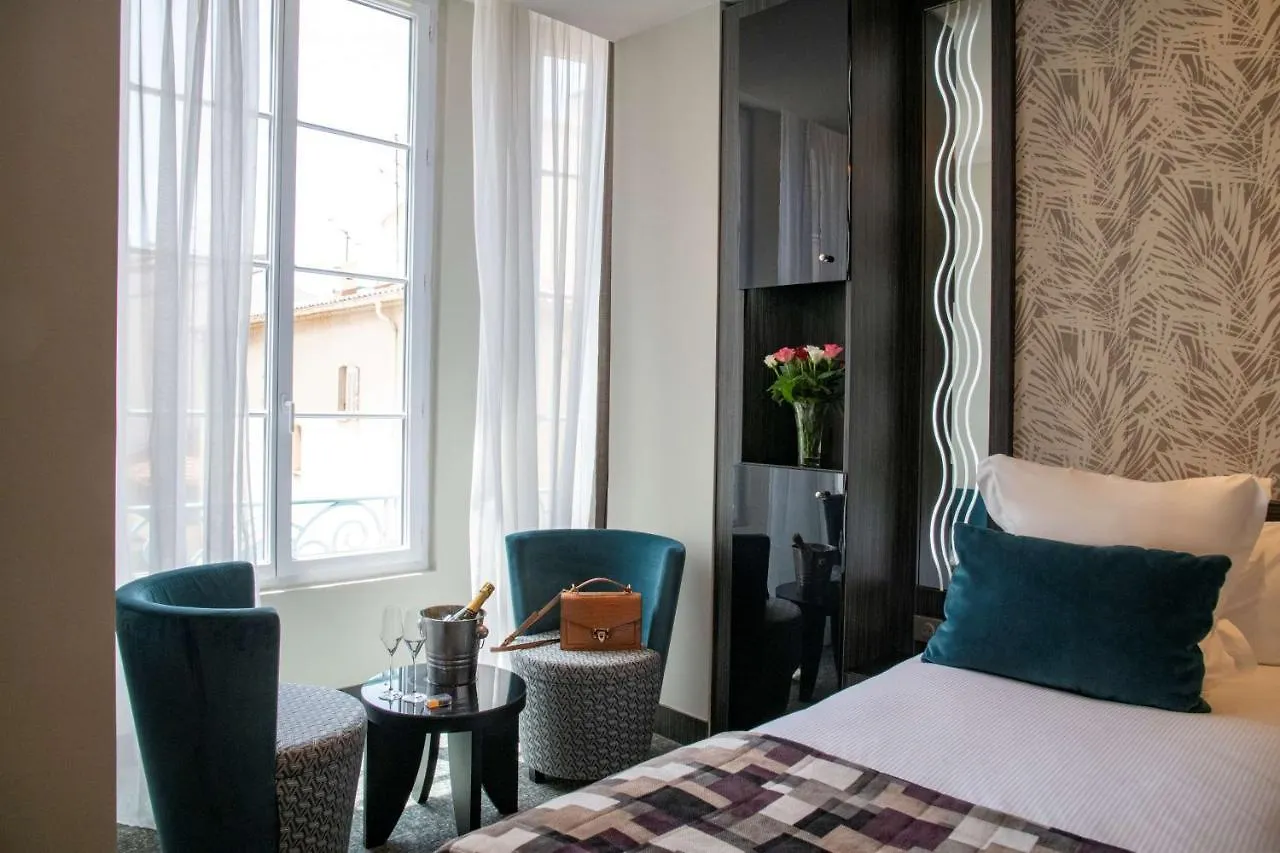 BW Premier Collection Mondial Hotel Cannes 4*,