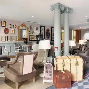 **** Отель La Maison Favart Франция