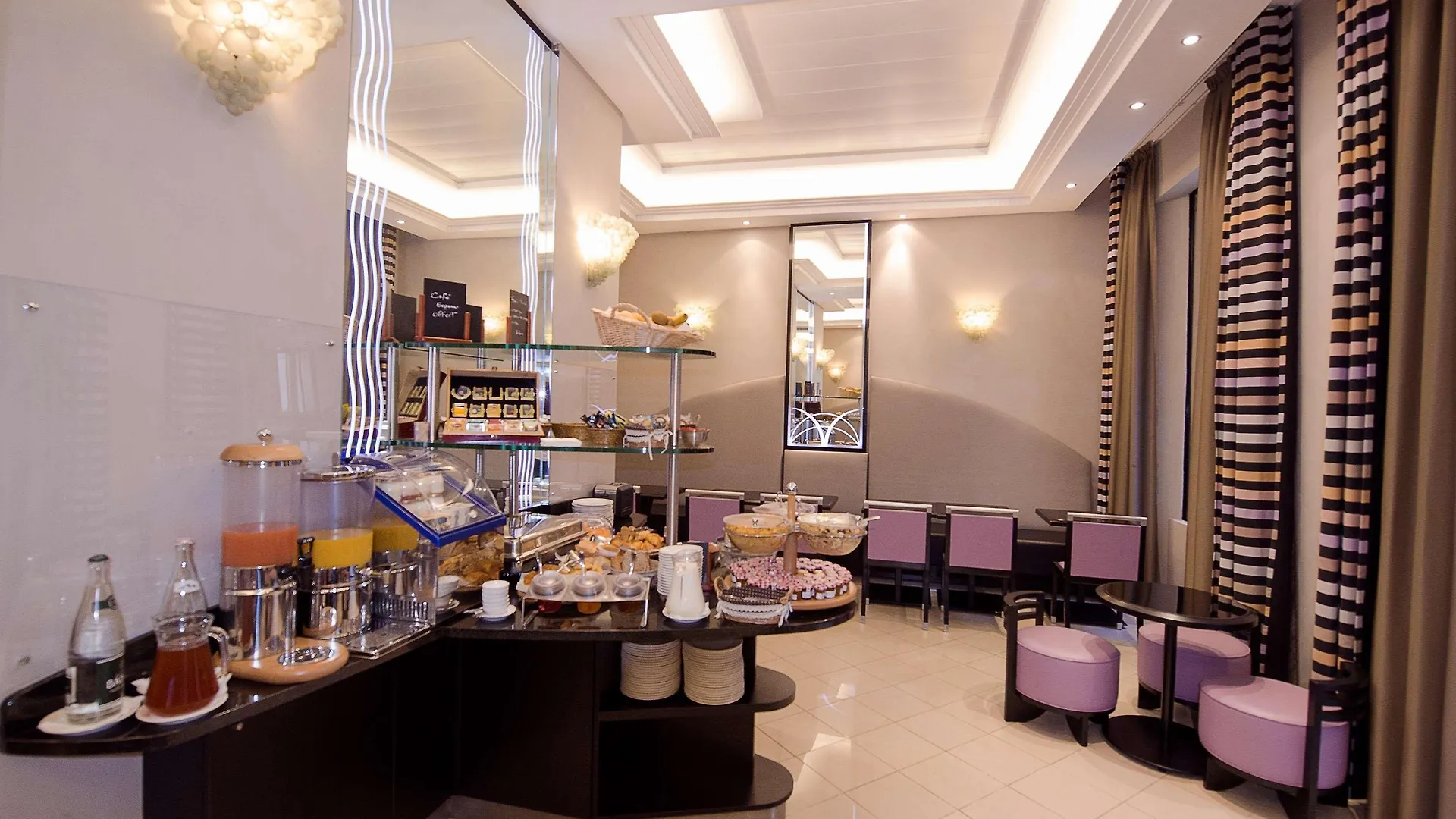 BW Premier Collection Mondial Hotel Cannes 4*,