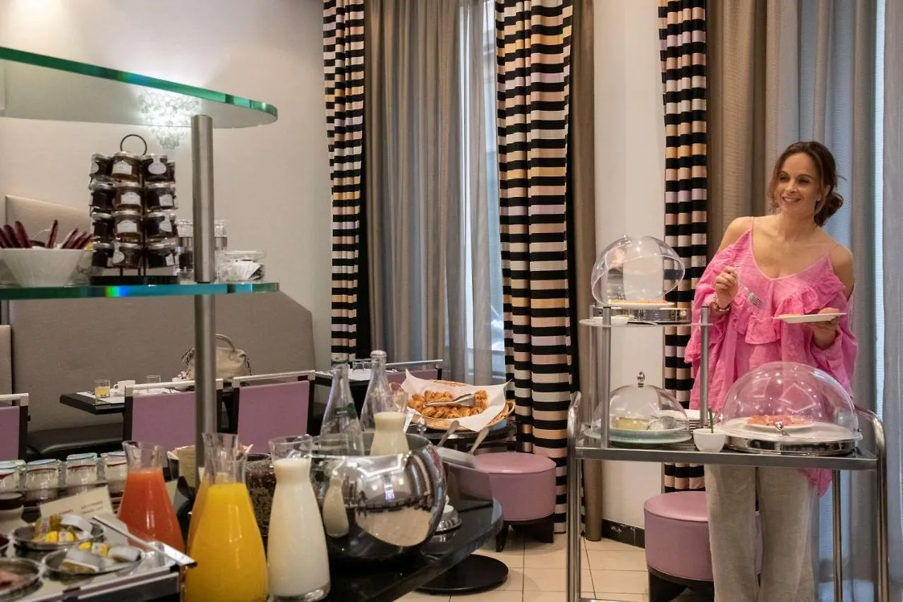 BW Premier Collection Mondial Hotel Cannes 4*,